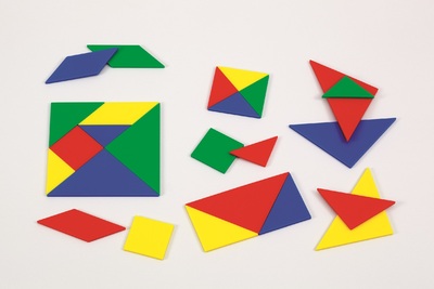 MATHS ET MANIPULATIONS - TANGRAM PLASTIQUE 2019