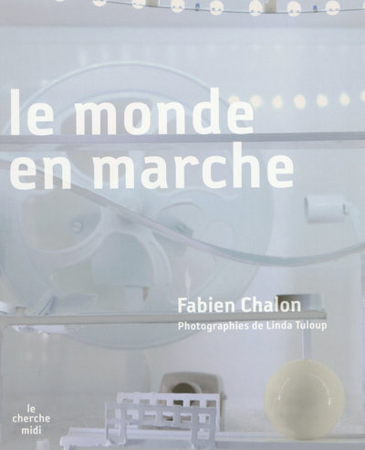 LE MONDE EN MARCHE + DVD OFFERT